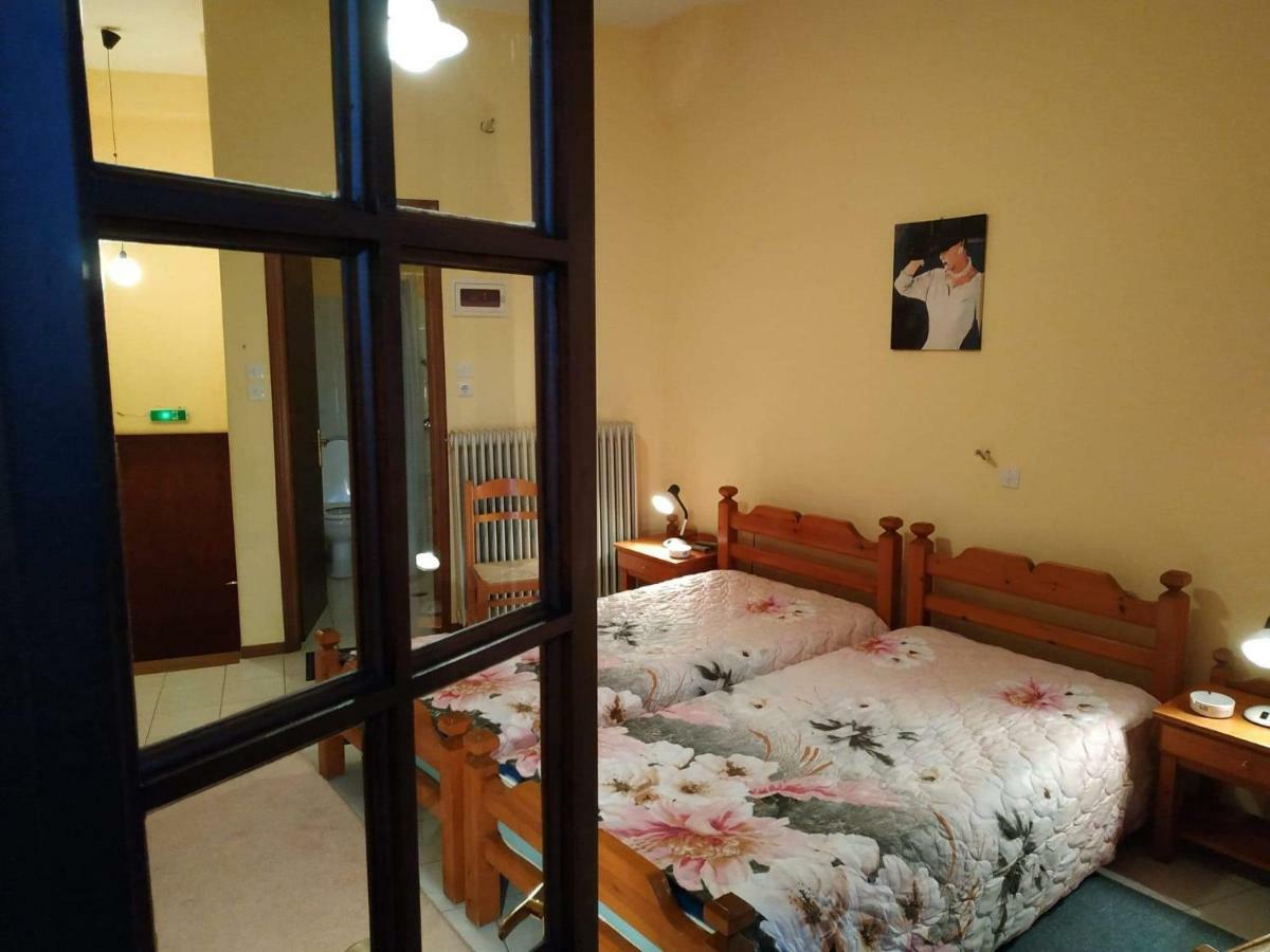 Piso Alonia Hotell Arakhova Eksteriør bilde